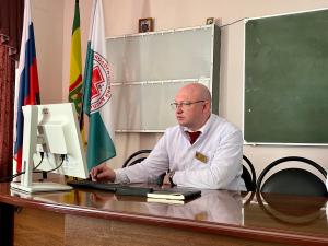 Главный врач онкологического диспансера Антон Столяров прочитал лекцию для фельдшеров