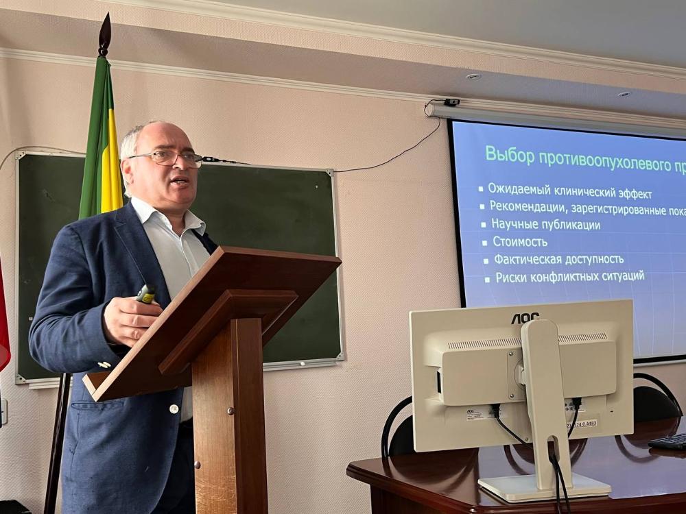Известный российский врач-генетик выступил на семинаре пензенских онкологов