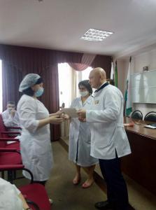 В ГБУЗ «Областной онкологический диспансер» поздравили сотрудниц с наступающим праздником
